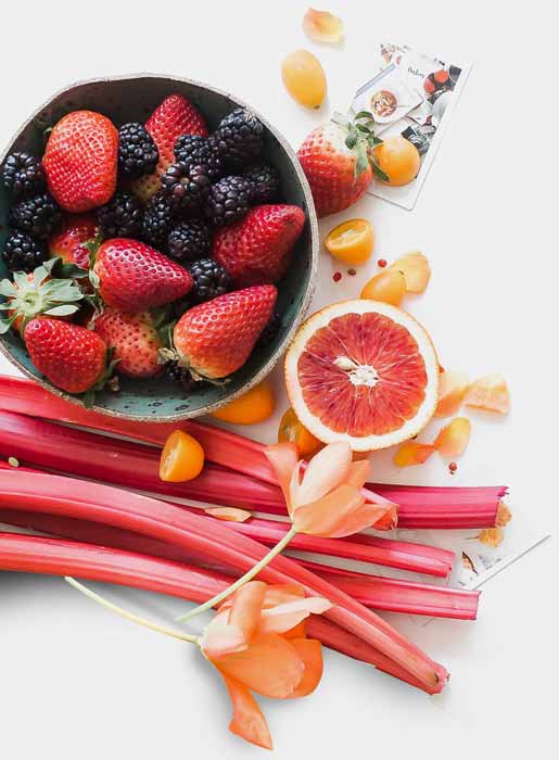 bol de fruits et rhubarbe